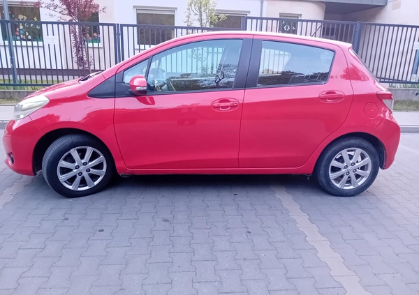 Toyota Yaris cena 27900 przebieg: 112700, rok produkcji 2014 z Piaseczno małe 106